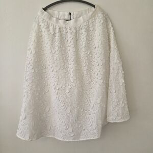 Elegant White Textured Women's Skirt